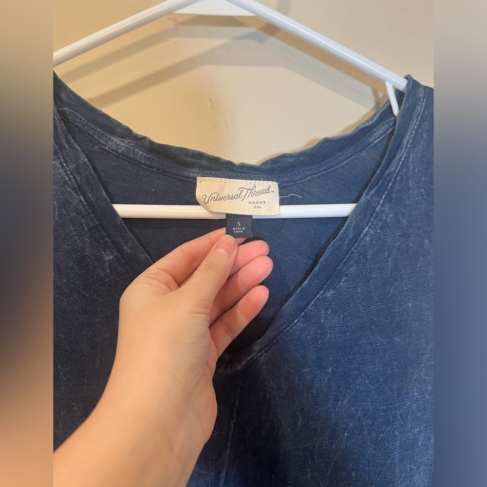 Universal Thread Tank Top - Picture 2 of 4